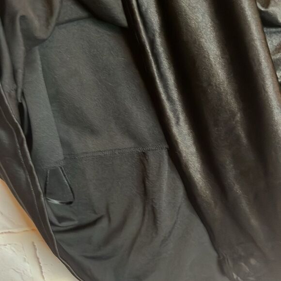 NWT ALFANI ONE SHORT SLEEVE FASHION TOP IN BLACK SIZE XL. - Picture 6 of 10